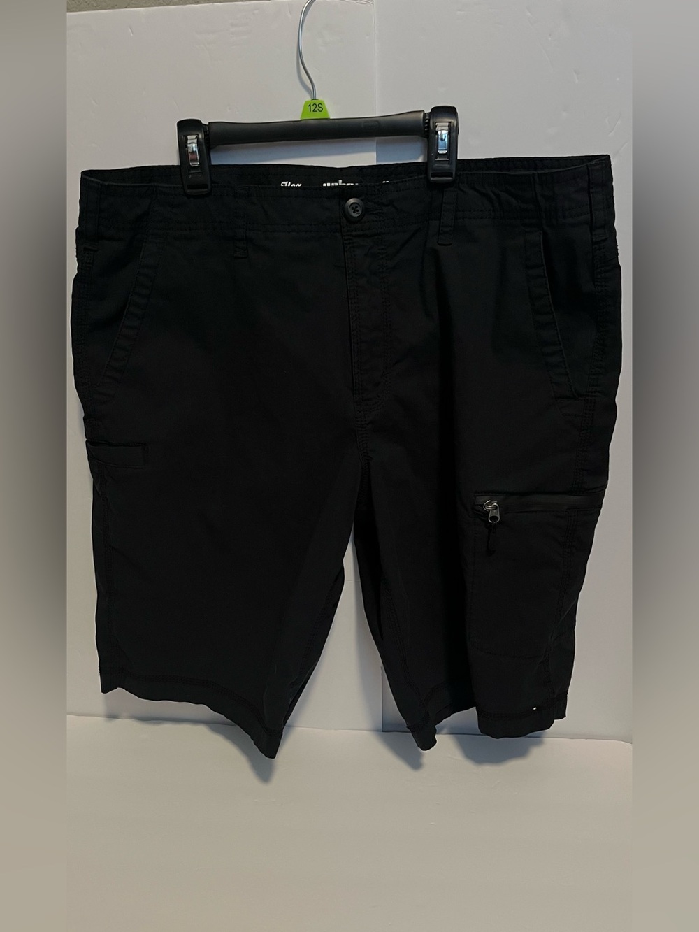 Men”s URBAN PIPELINE 12” ULTIMATE FLEX  HiITS AT KNEE Cargo Shorts  Size 38